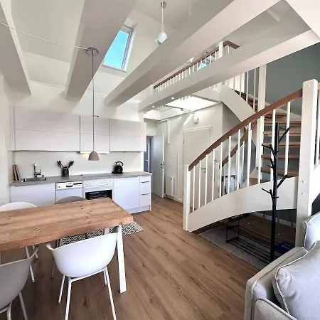 Sky & Homes Weitblick I Helle Galeriewohnung Mit Atemberaubendem Meerblick, Erste Strandlage, Skandi-design, Sonniger Balkon *