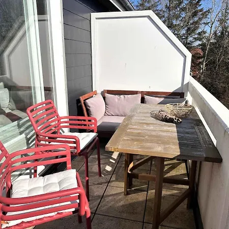 Sky & Homes Weitblick I Helle Galeriewohnung Mit Atemberaubendem Meerblick, Erste Strandlage, Skandi-design, Sonniger Balkon *